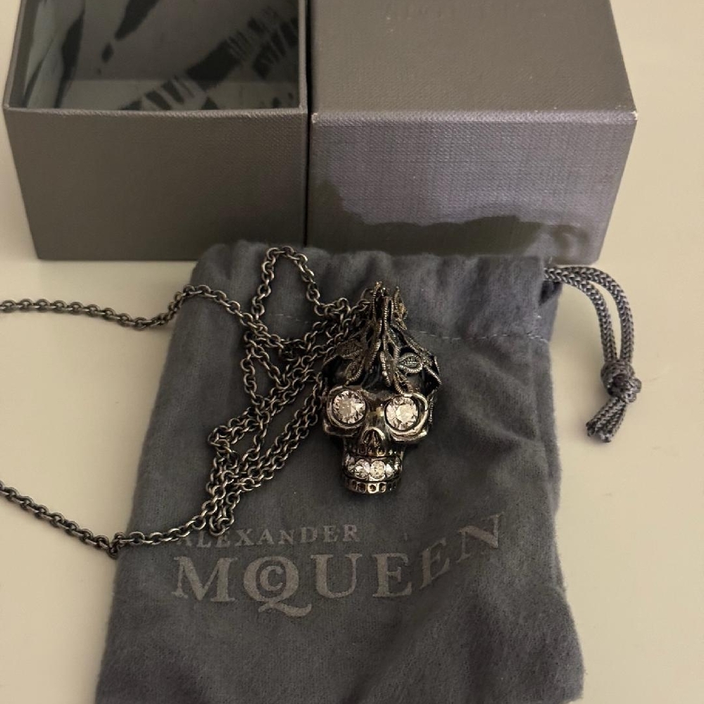 Alexander McQueen Skull Pendant Necklace